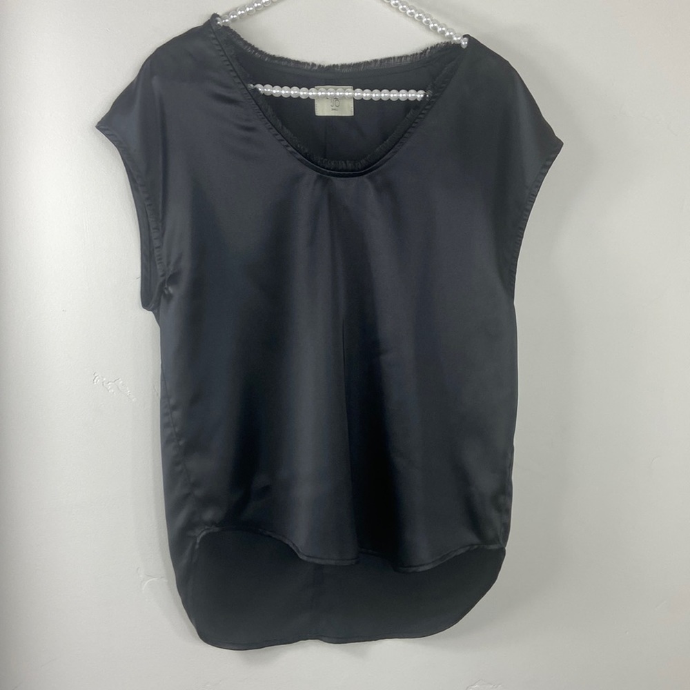 Anthropologie Tina Joe Black Satin V Meck Short Sleeve Fringe Top Small